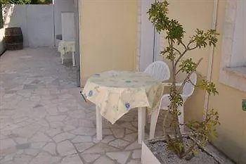 לינה וארוחת בוקר De Chiudi 4*