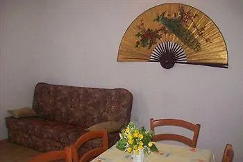 De Chiudi לינה וארוחת בוקר
