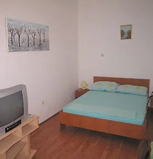 De Chiudi לינה וארוחת בוקר טרוגיר