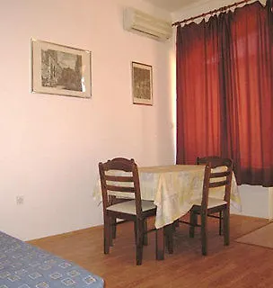 De Chiudi 4* טרוגיר